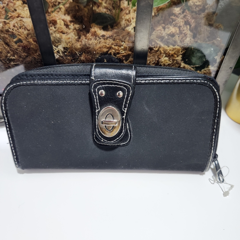 Black wallet